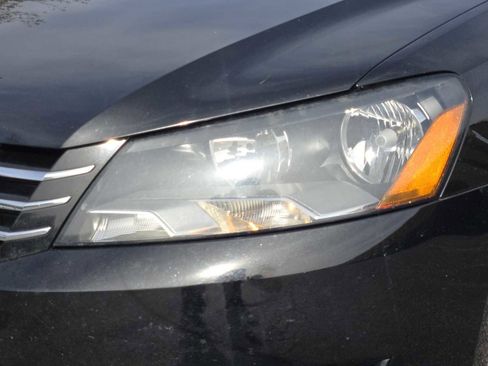 Used 2015 Volkswagen Passat TDI SE image 9