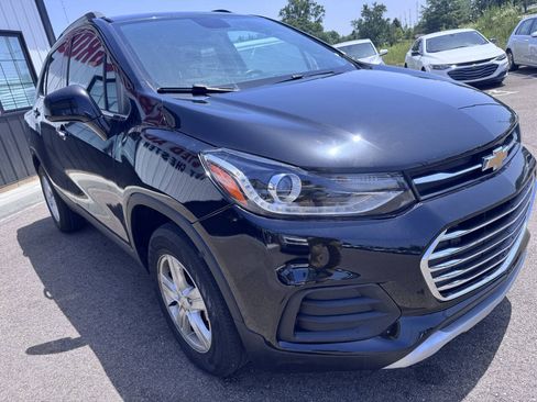 Used 2019 Chevrolet Trax LT w/ LT Convenience Package AWD/4WD image 4