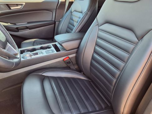 Used 2024 Ford Edge SEL w/ Convenience Package AWD/4WD image 3