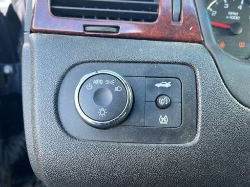 Used 2009 Chevrolet Impala LT w/ Luxury Edition Package image 10