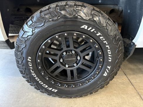 Used 2017 Chevrolet Silverado 1500 LT w/ All Star Edition AWD/4WD image 26
