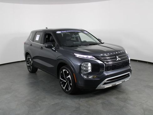 Used 2024 Mitsubishi Outlander SE FWD image 12