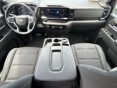 Used 2024 Chevrolet Silverado 2500 LT AWD/4WD image 12