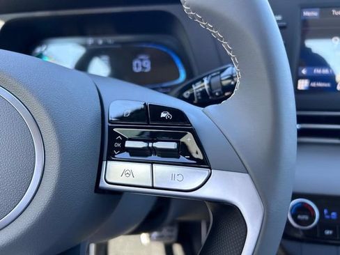 New 2025 Hyundai Elantra Sport FWD image 11