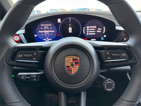 New 2025 Porsche Macan Electric image 27