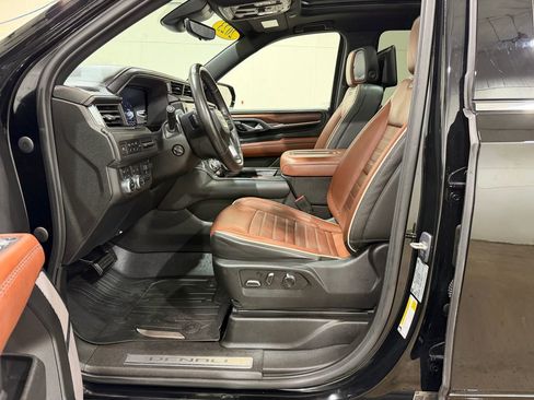Used 2023 GMC Yukon XL Denali Ultimate AWD/4WD image 27