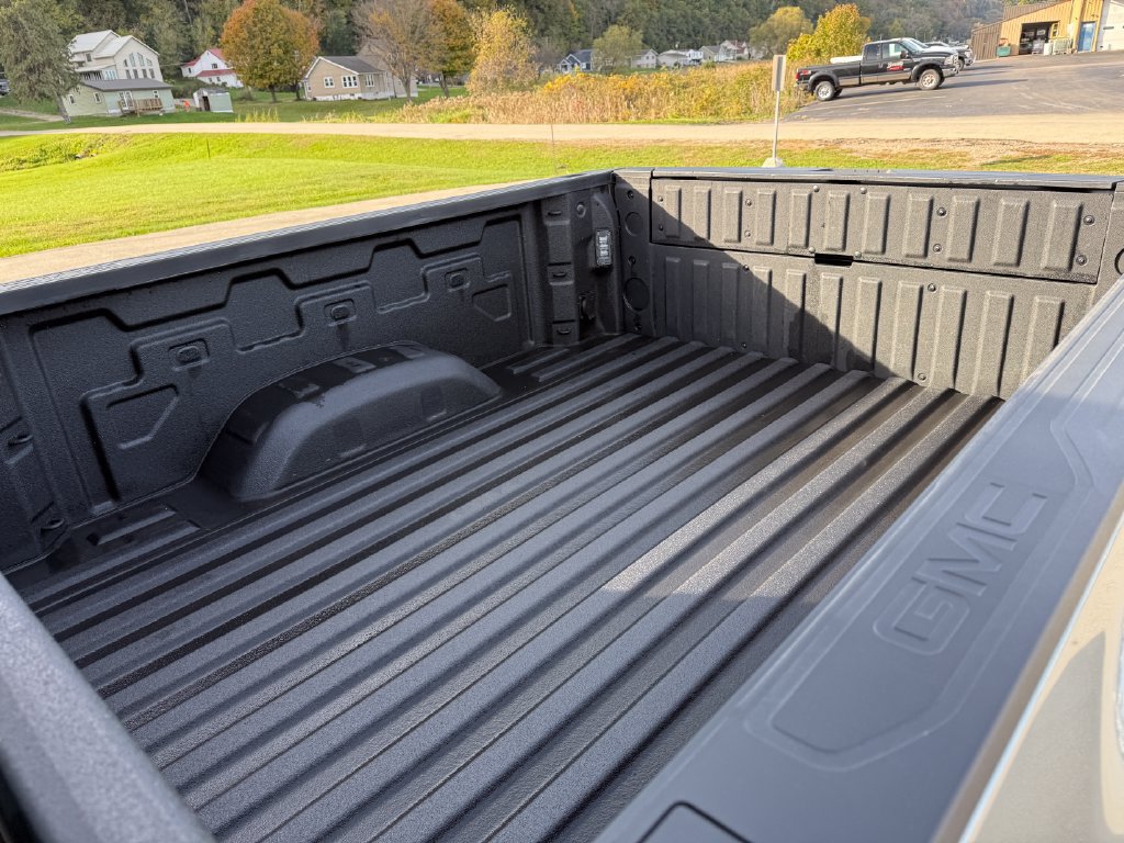 Used 2025 GMC Sierra 2500 AT4 w/ AT4 Preferred Package AWD/4WD image 13