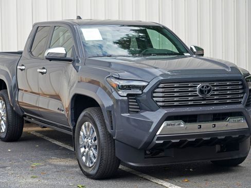 Used 2025 Toyota Tacoma Limited AWD/4WD image 56