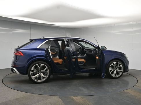Used 2022 Audi RS Q8 w/ Luxury Package image 56