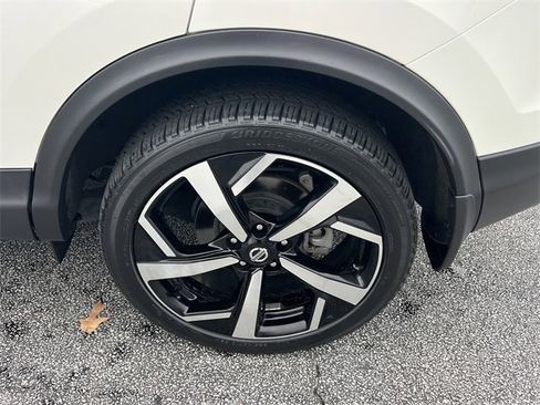 Used 2022 Nissan Rogue Sport SL image 33