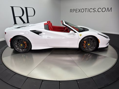 Used 2023 Ferrari F8 Tributo RWD image 9