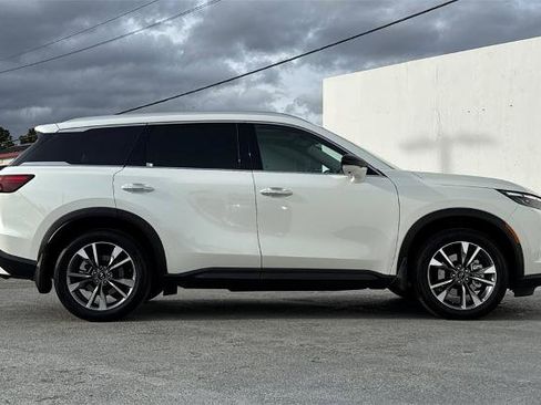 Certified 2024 INFINITI QX60 Luxe image 3