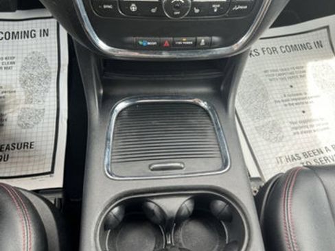 Used 2019 Dodge Grand Caravan GT image 16