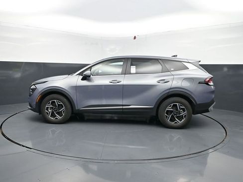 Used 2025 Kia Sportage LX image 5