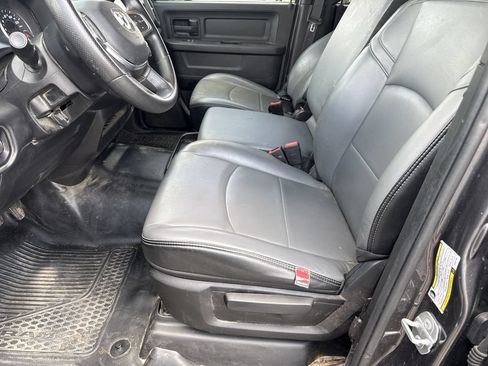 Used 2025 RAM 2500 Tradesman w/ Chrome Appearance Group AWD/4WD image 13