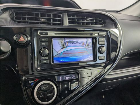 Used 2018 Toyota Prius C Two image 18