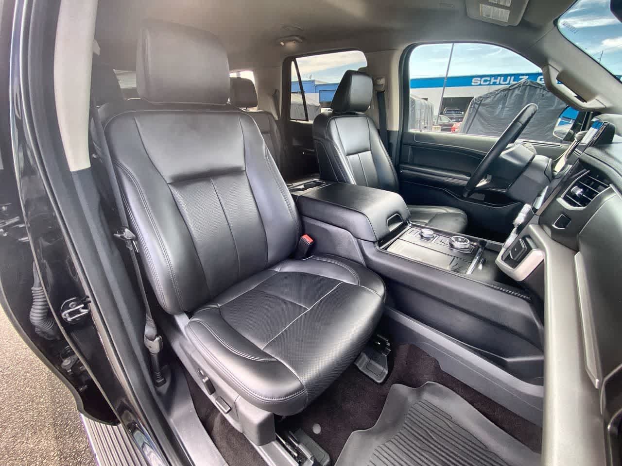 Used 2023 Ford Expedition XLT AWD/4WD image 25