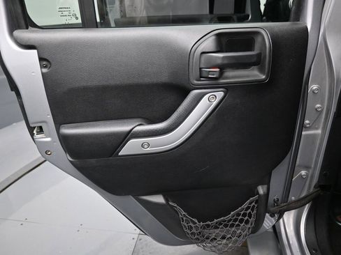 Used 2013 Jeep Wrangler Unlimited Sahara w/ Connectivity Group image 21