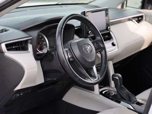 Used 2022 Toyota Corolla Cross LE image 10