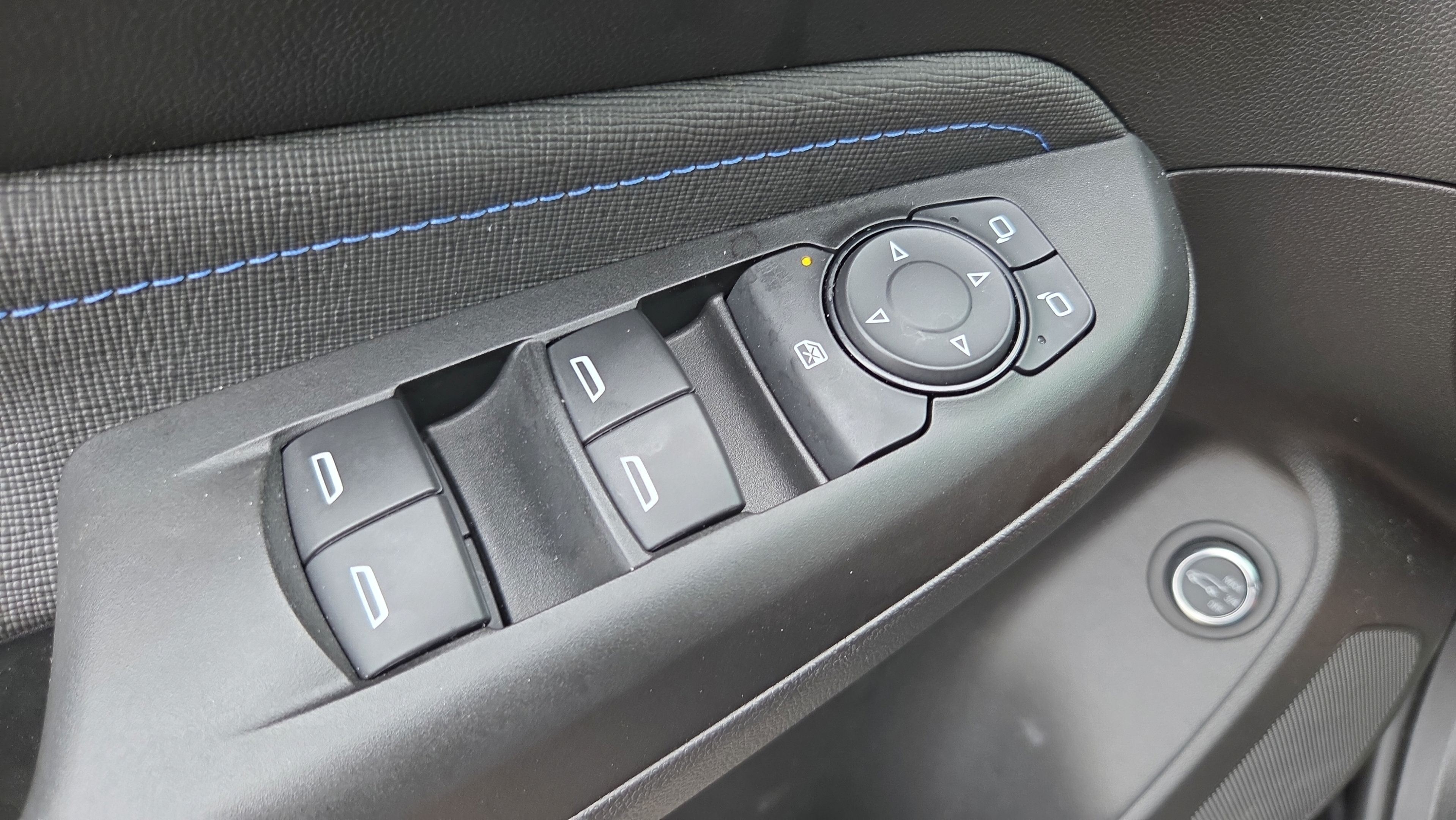 Used 2025 Buick Envista Sport Touring w/ Convenience I Package FWD image 28