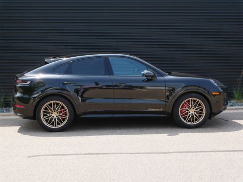 New 2025 Porsche Cayenne S image 23