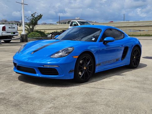 Used 2025 Porsche 718 Cayman RWD image 8