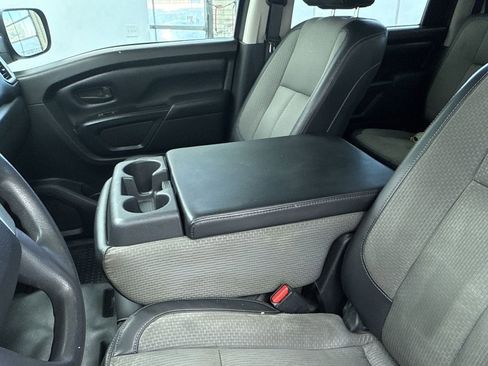Used 2017 Nissan Titan S image 31