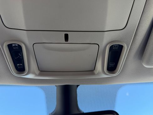 Used 2023 Chrysler Pacifica Limited FWD image 54