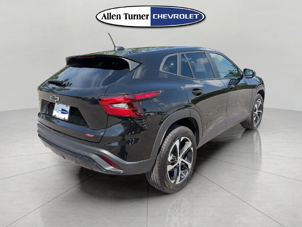 Used 2025 Chevrolet Trax RS w/ Driver Confidence Package FWD image 4