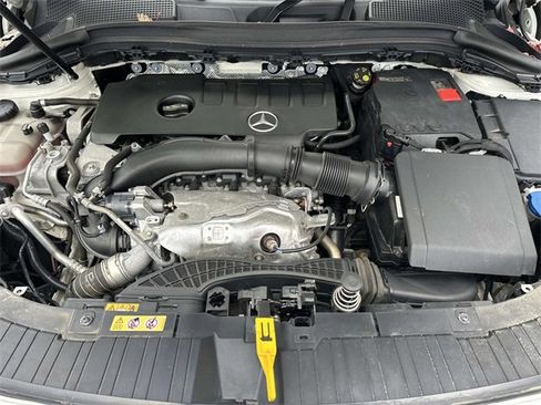 Certified 2022 Mercedes-Benz GLA 250 4MATIC image 10