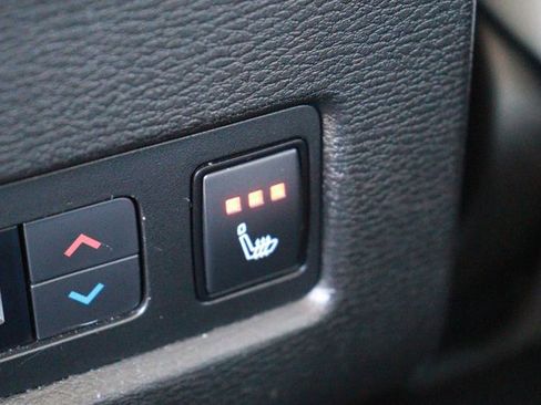 Used 2024 Mitsubishi Outlander 4WD Plug-In Hybrid image 32