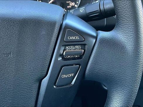 Certified 2022 Nissan Frontier SV image 23