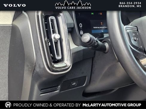 Used 2024 Volvo XC40 B5 Plus image 18