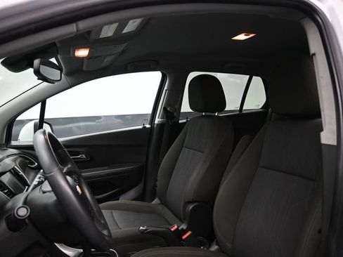 Used 2020 Chevrolet Trax LT FWD image 20