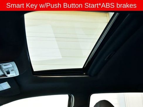 Used 2017 Toyota Tacoma TRD Off-Road w/ Premium & Technology Package image 10