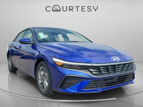 New 2026 Hyundai Elantra Blue image 5