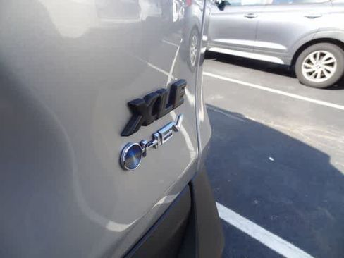 Used 2025 Toyota RAV4 XLE AWD/4WD image 9