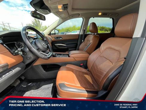 Used 2022 Nissan Pathfinder Platinum w/ Cargo Package FWD image 10