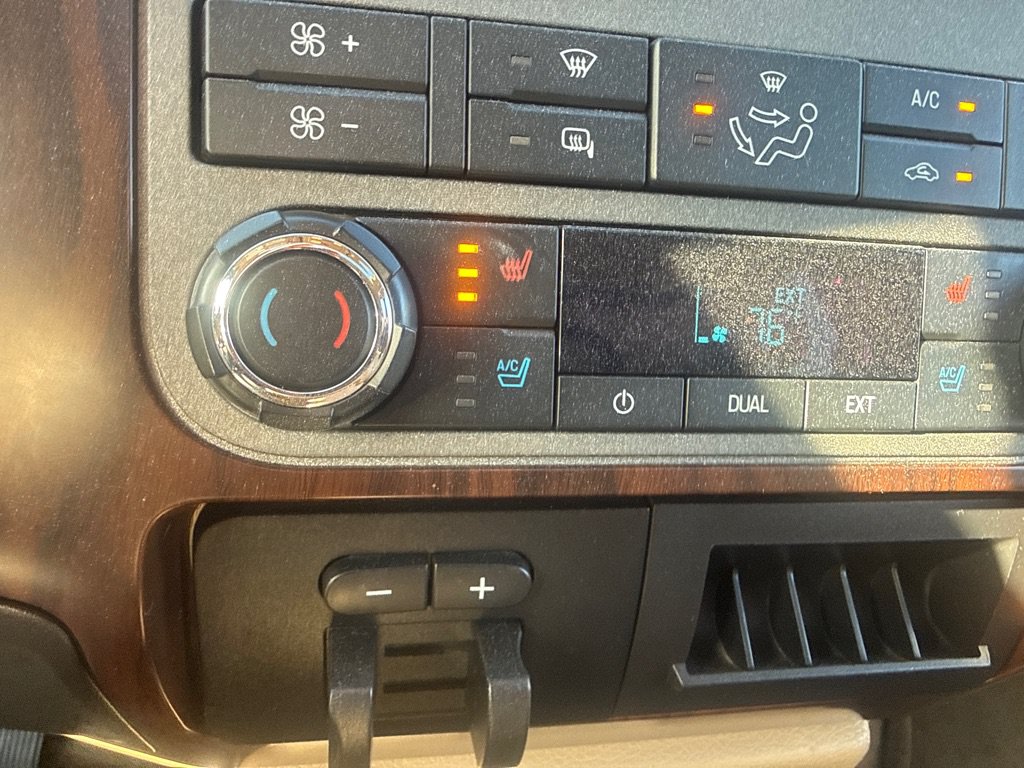 Used 2011 Ford F250 Lariat w/ Lariat Ultimate Pkg AWD/4WD image 35