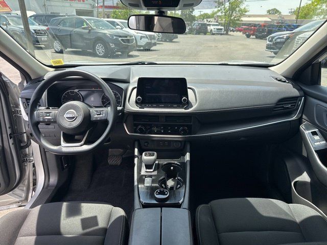 Used 2024 Nissan Rogue S AWD/4WD image 19