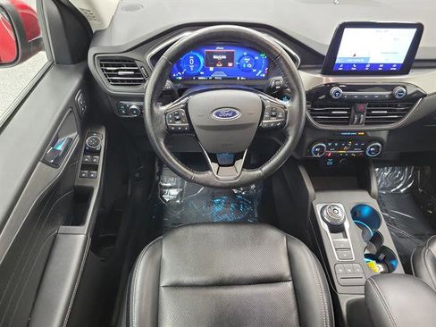 Used 2021 Ford Escape Titanium image 14