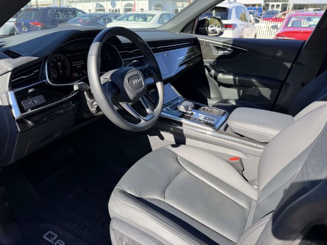 Used 2023 Audi Q8 Premium w/ Convenience Package AWD/4WD image 9