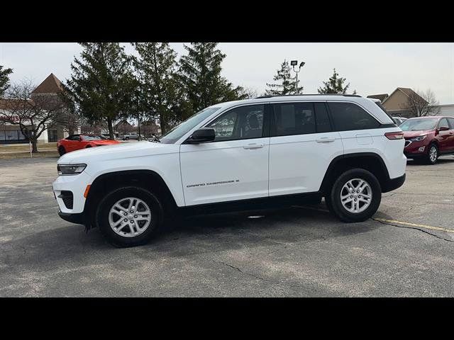 Used 2023 Jeep Grand Cherokee Laredo w/ Luxury Tech Group I AWD/4WD image 28