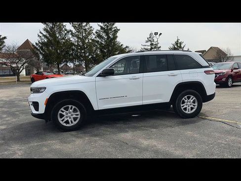 Used 2023 Jeep Grand Cherokee Laredo w/ Luxury Tech Group I AWD/4WD image 28