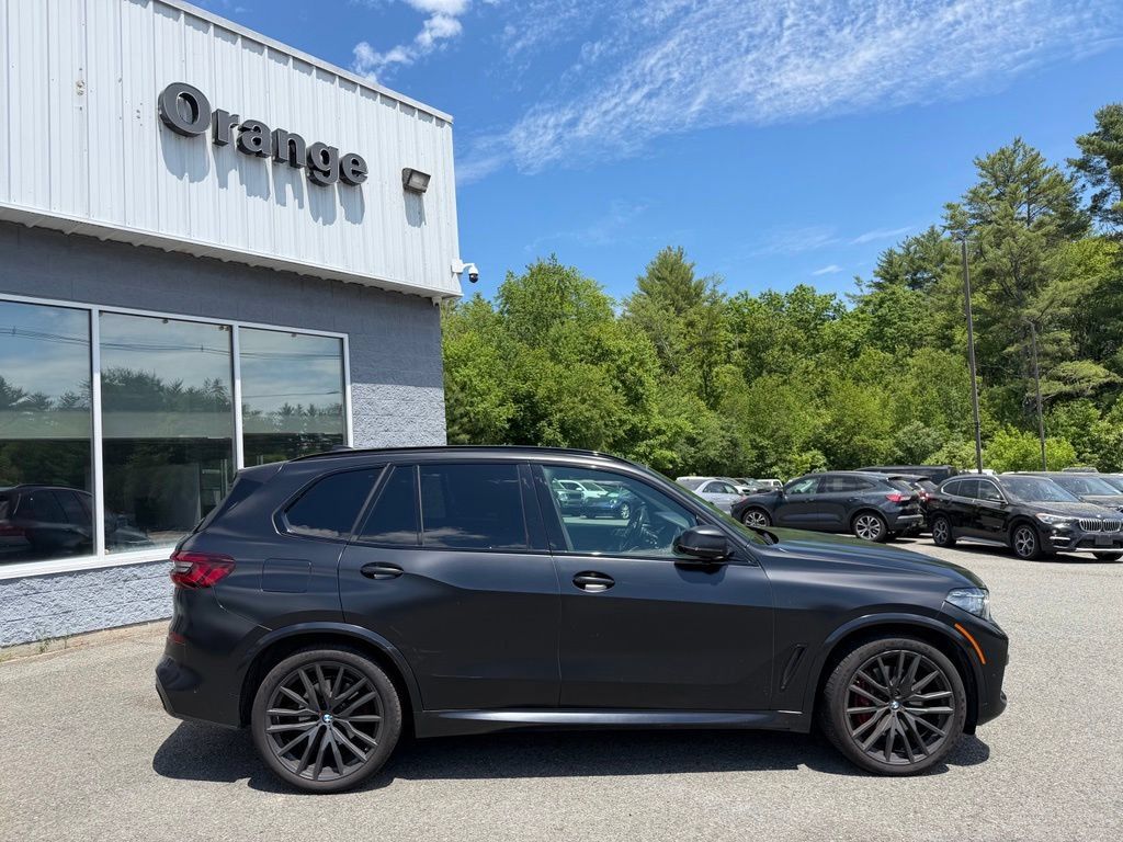 Used 2022 BMW X5 xDrive40i w/ M Sport Package AWD/4WD image 6