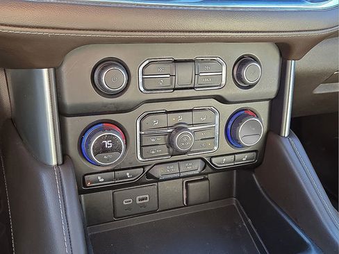 Used 2022 Chevrolet Tahoe Z71 image 30