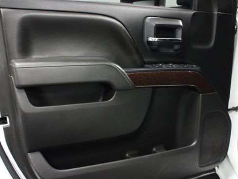 Used 2015 GMC Sierra 2500 SLE w/ SLE Preferred Package AWD/4WD image 11
