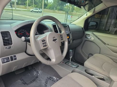 Used 2021 Nissan Frontier SV w/ Midnight Edition Floor Mats RWD image 16