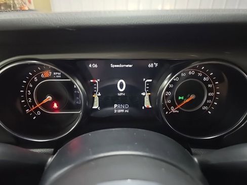 Used 2022 Jeep Wrangler Unlimited Sahara w/ Cold Weather Group AWD/4WD image 21