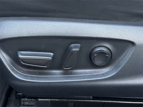 Used 2023 Toyota Camry SE image 25